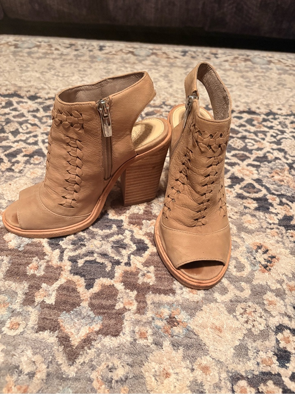 Vince Toe Block Heel Sandals - Tan